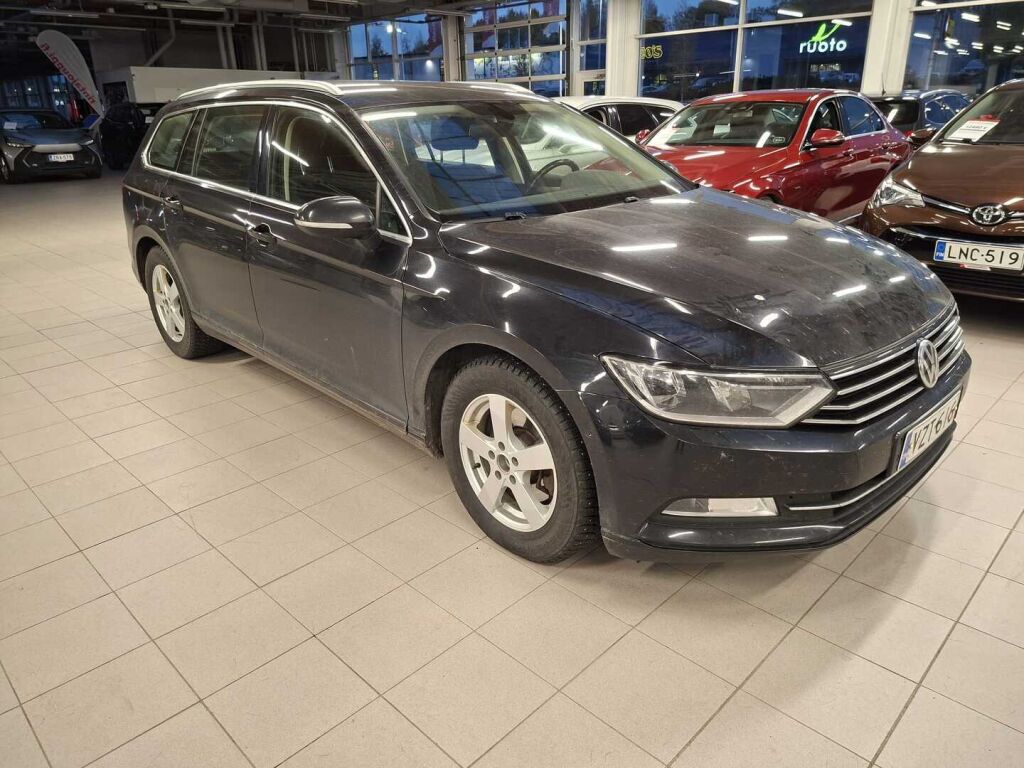 Volkswagen Passat 2015 Musta