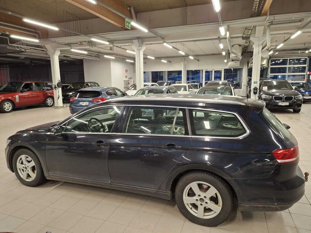 Volkswagen Passat 2015 Musta