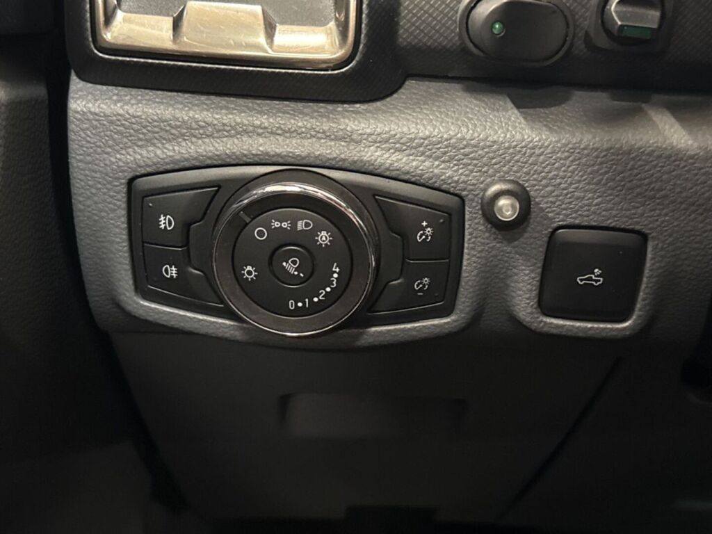 Ford Ranger 2018 Punainen
