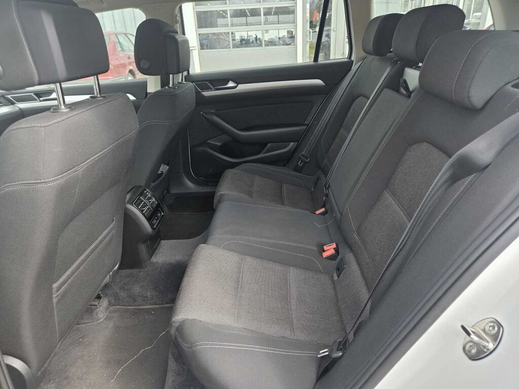 Volkswagen Passat 2018 Valkoinen