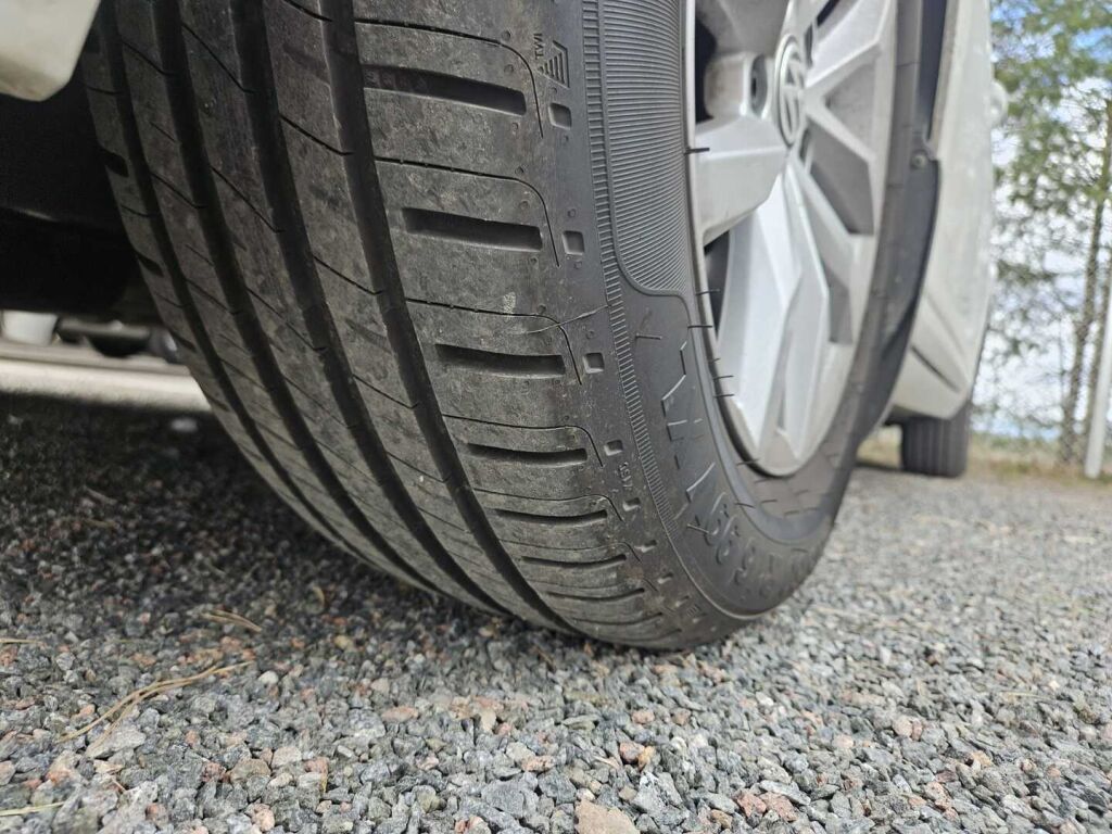 Volkswagen Passat 2018 Valkoinen