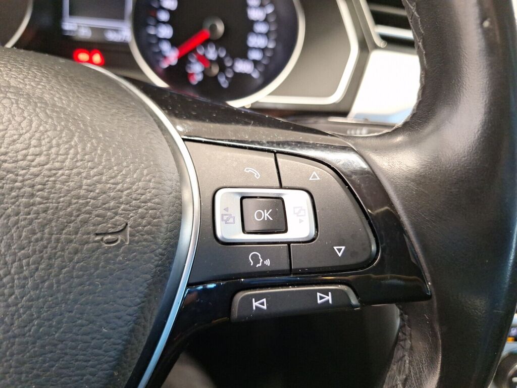 Volkswagen Passat 2018 Valkoinen