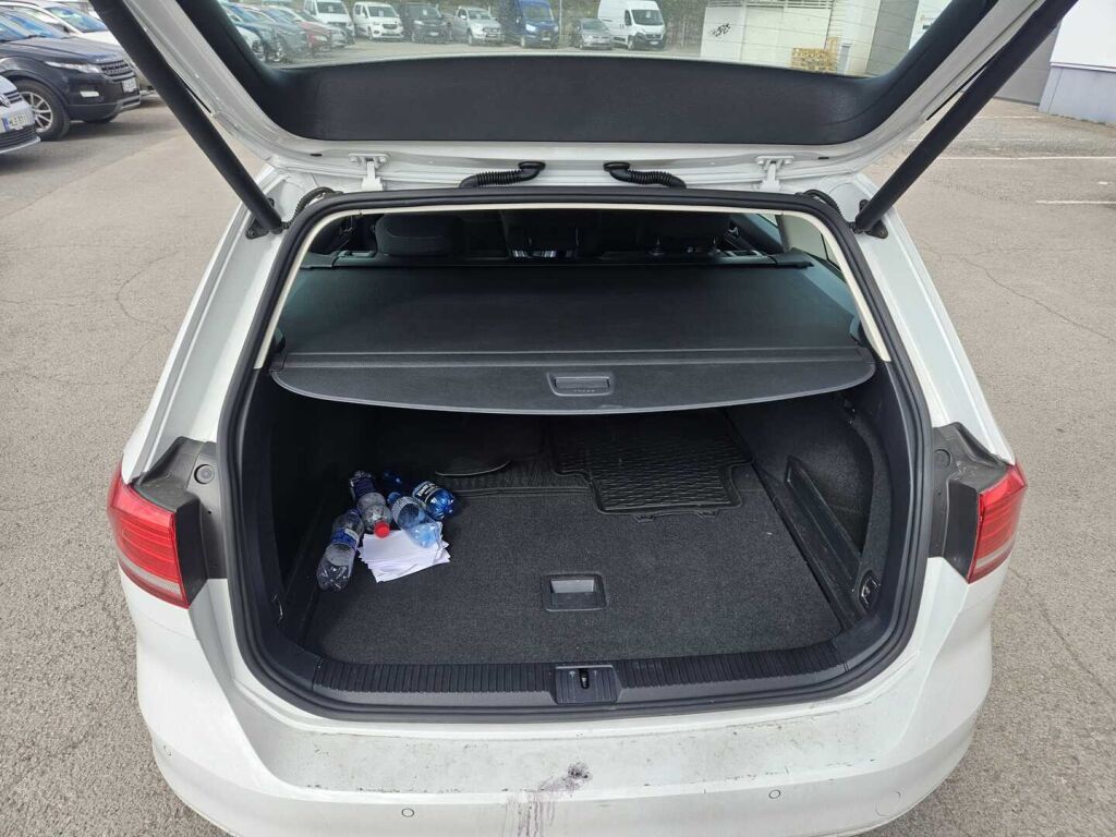 Volkswagen Passat 2018 Valkoinen