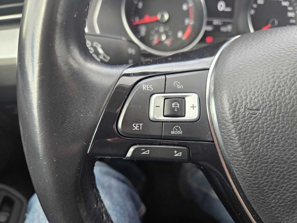 Volkswagen Passat 2018 Valkoinen