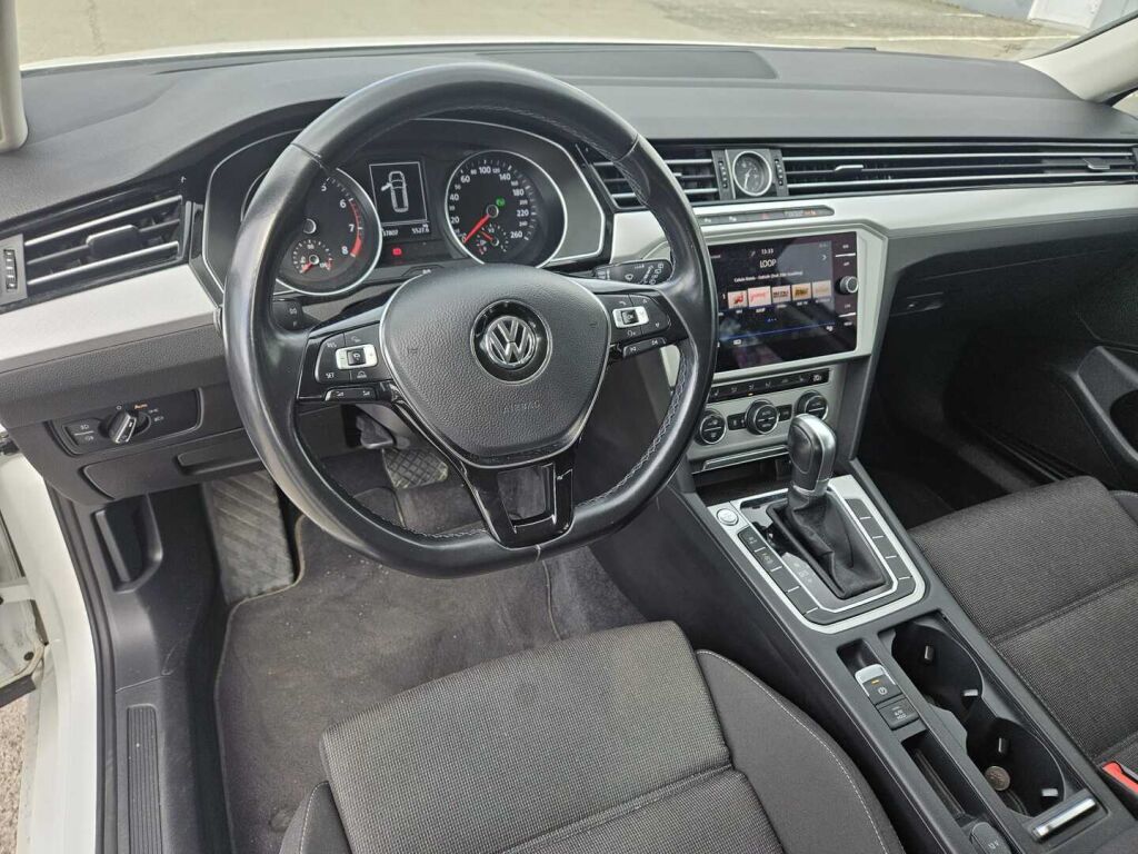 Volkswagen Passat 2018 Valkoinen