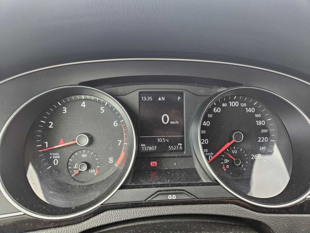 Volkswagen Passat 2018 Valkoinen