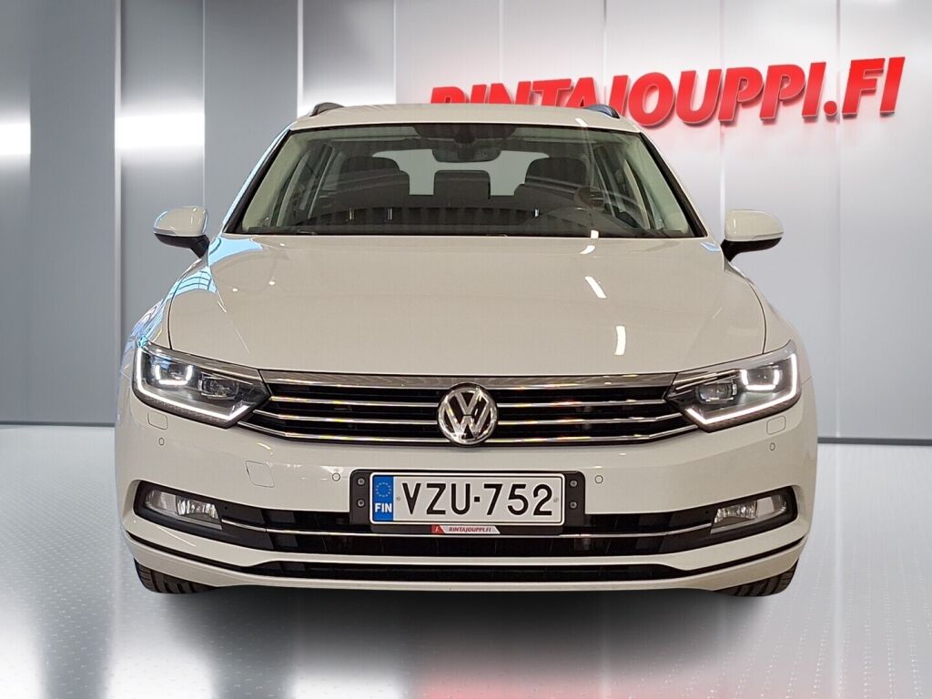 Volkswagen Passat 2018 Valkoinen