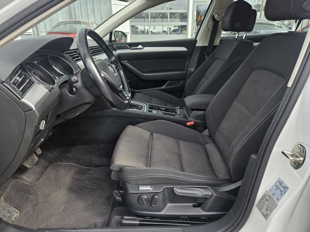 Volkswagen Passat 2018 Valkoinen