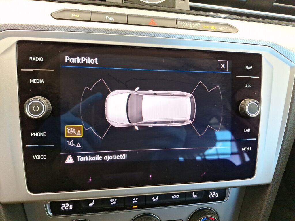 Volkswagen Passat 2018 Valkoinen