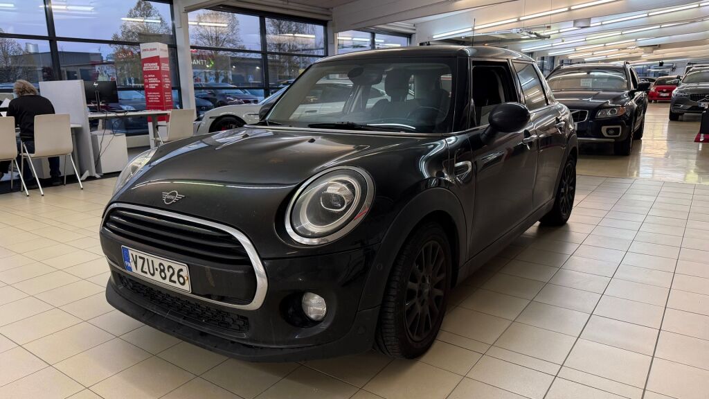 Mini Hatchback 2018 Musta