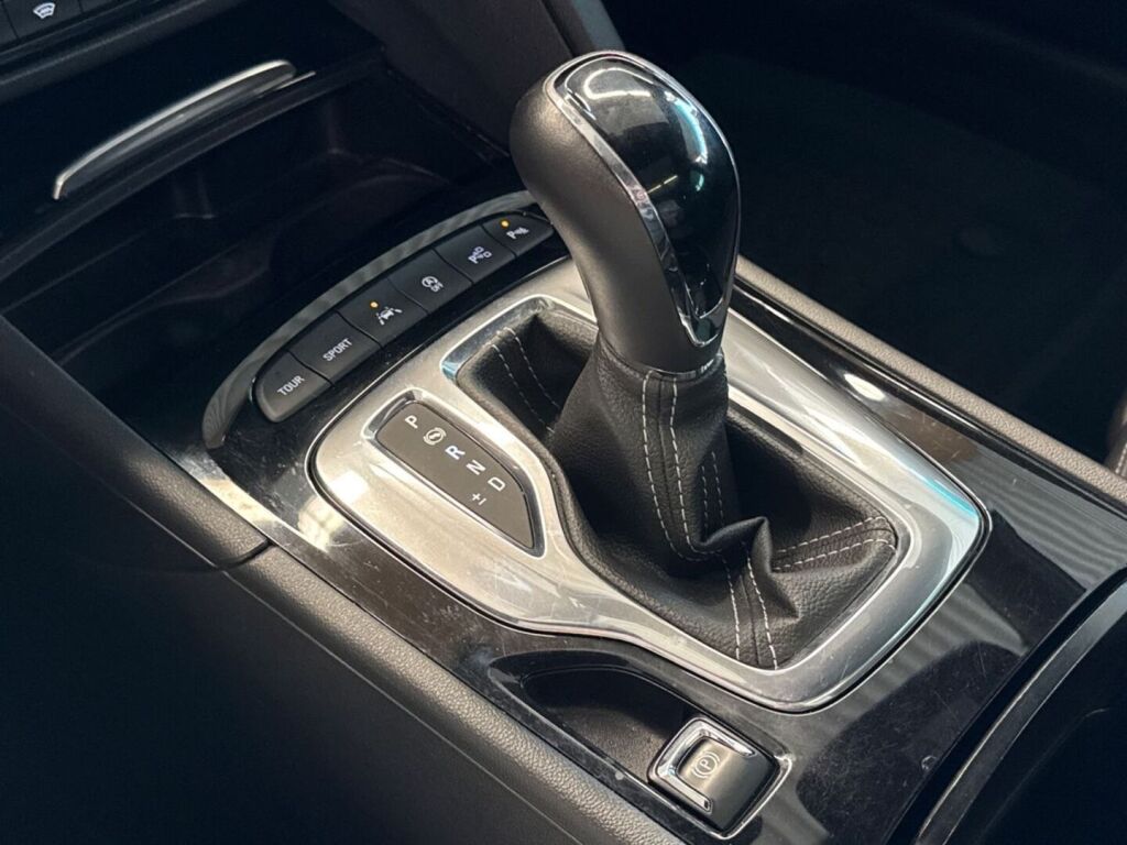 Opel Insignia 2018 Valkoinen