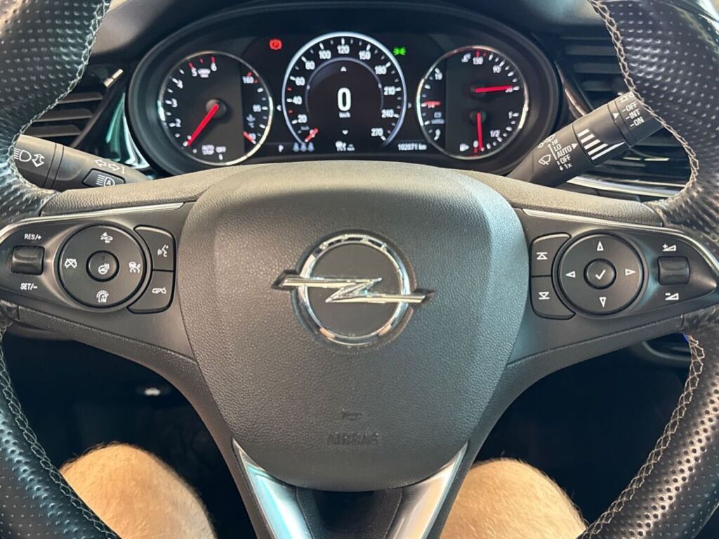 Opel Insignia 2018 Valkoinen