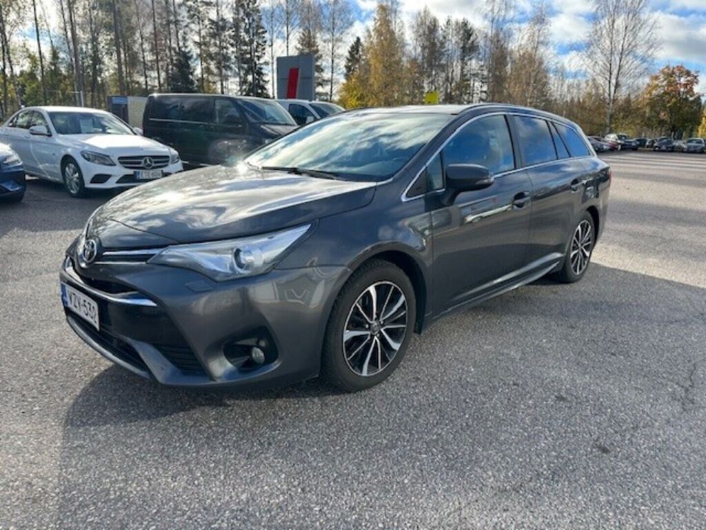 Toyota Avensis 2018 Harmaa