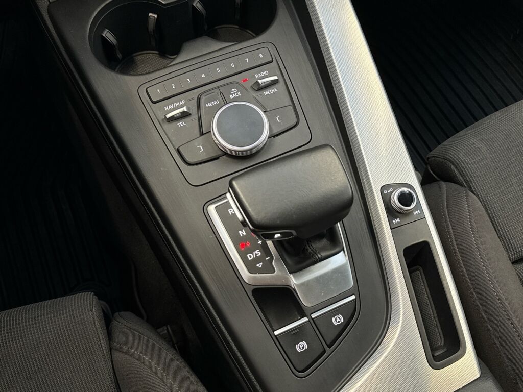 Audi A4 2018 Valkoinen