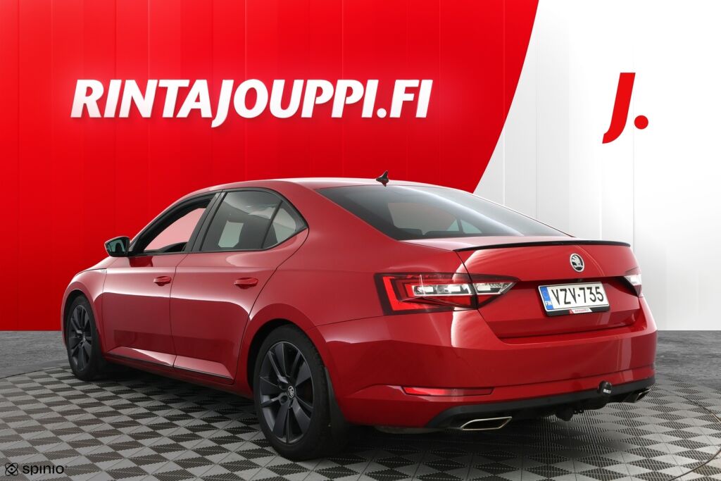 Skoda Superb 2018 Punainen