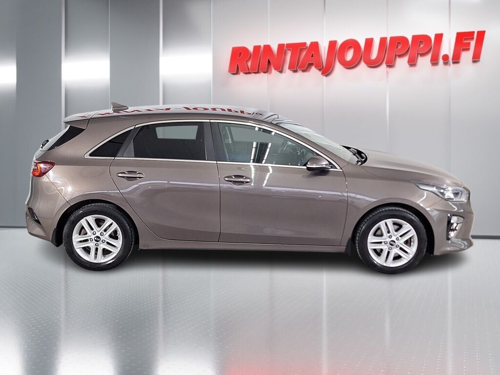 Kia Ceed 2018 Ruskea (beige)