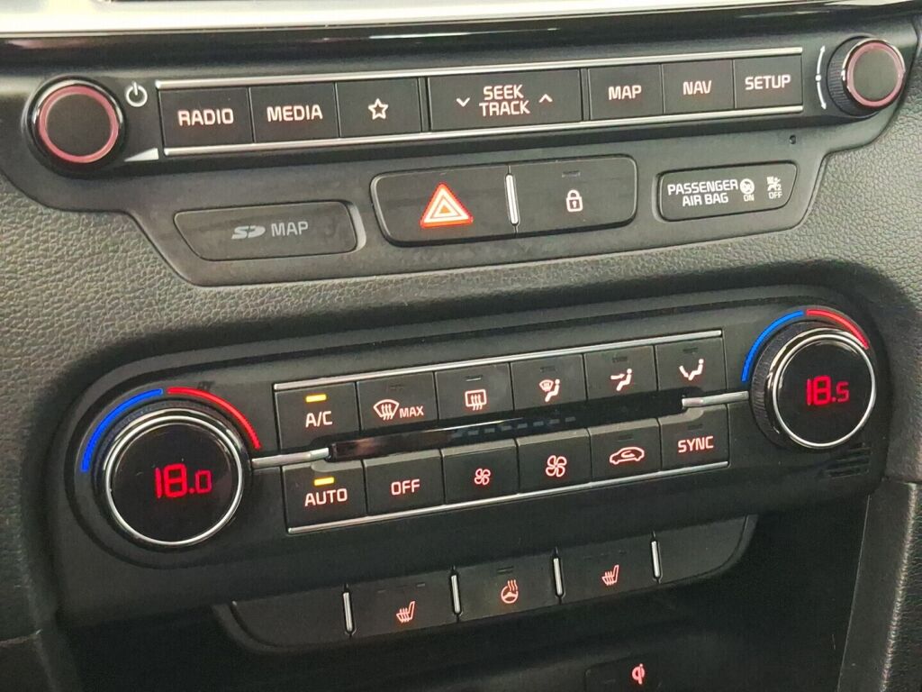 Kia Ceed 2018 Ruskea (beige)