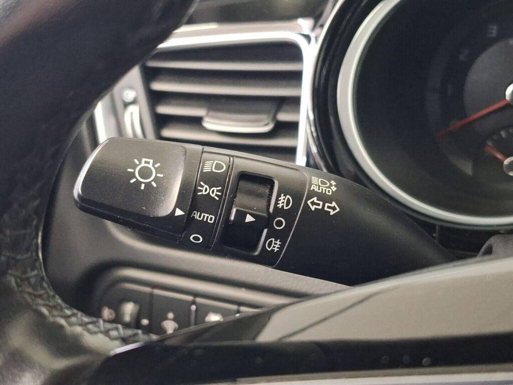 Kia Ceed 2018 Ruskea (beige)