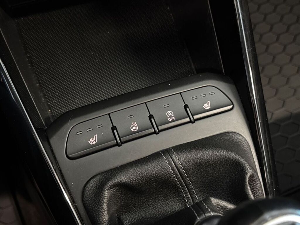 Kia Stonic 2018 Metallinhohto Harmaa