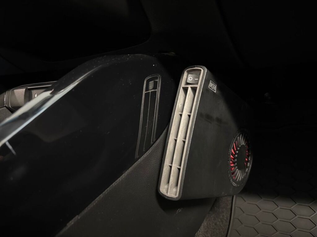Kia Stonic 2018 Metallinhohto Harmaa