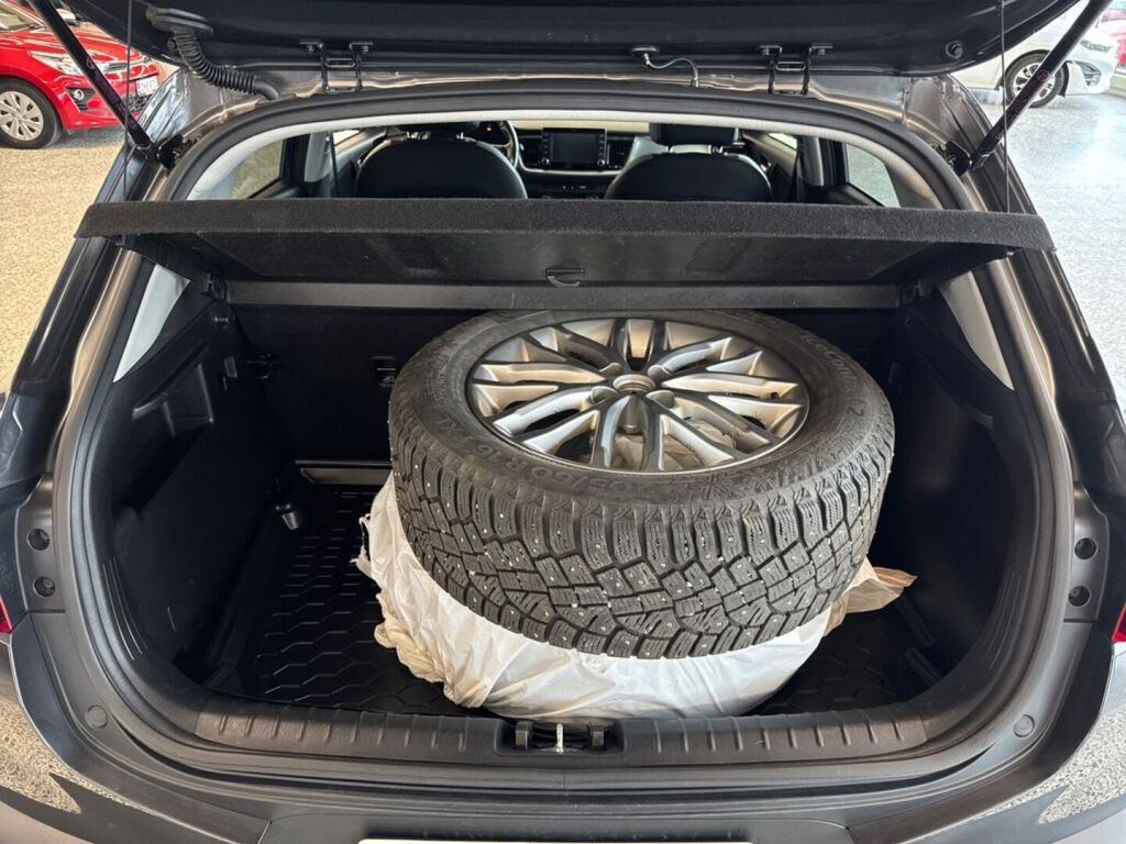 Kia Stonic 2018 Metallinhohto Harmaa