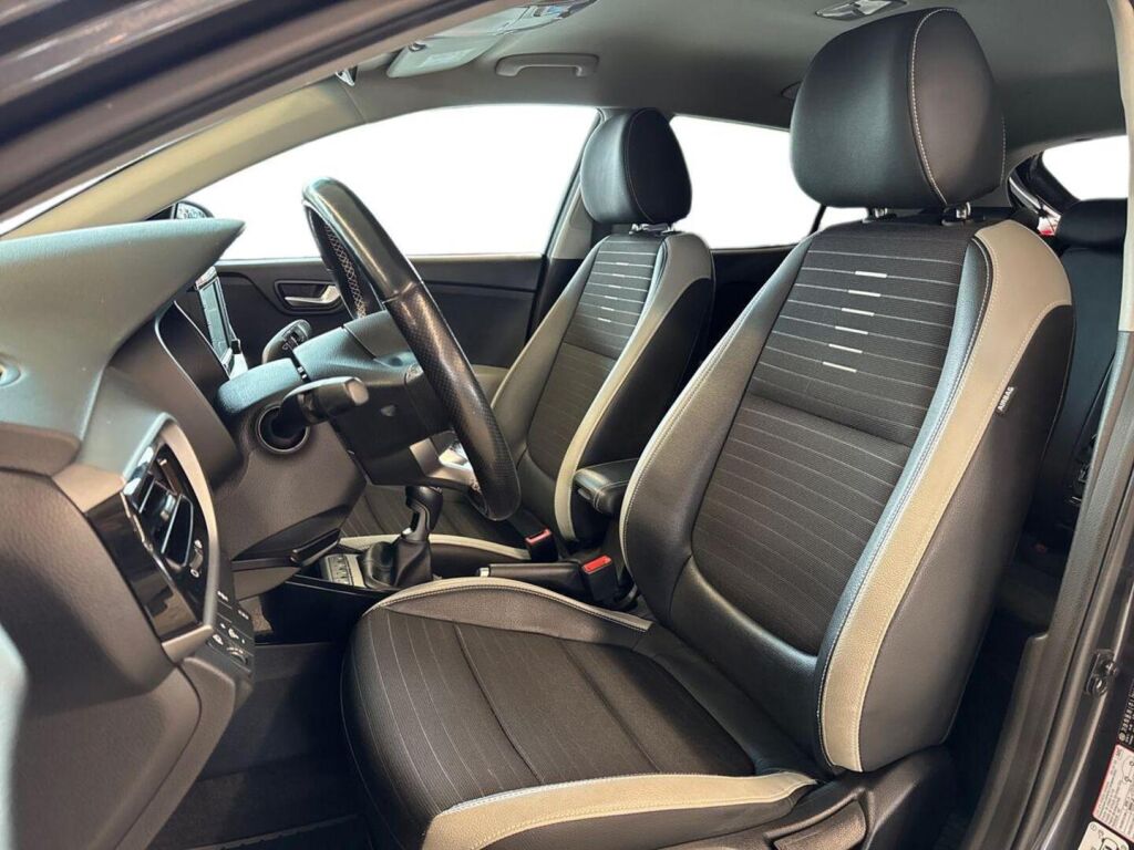 Kia Stonic 2018 Metallinhohto Harmaa