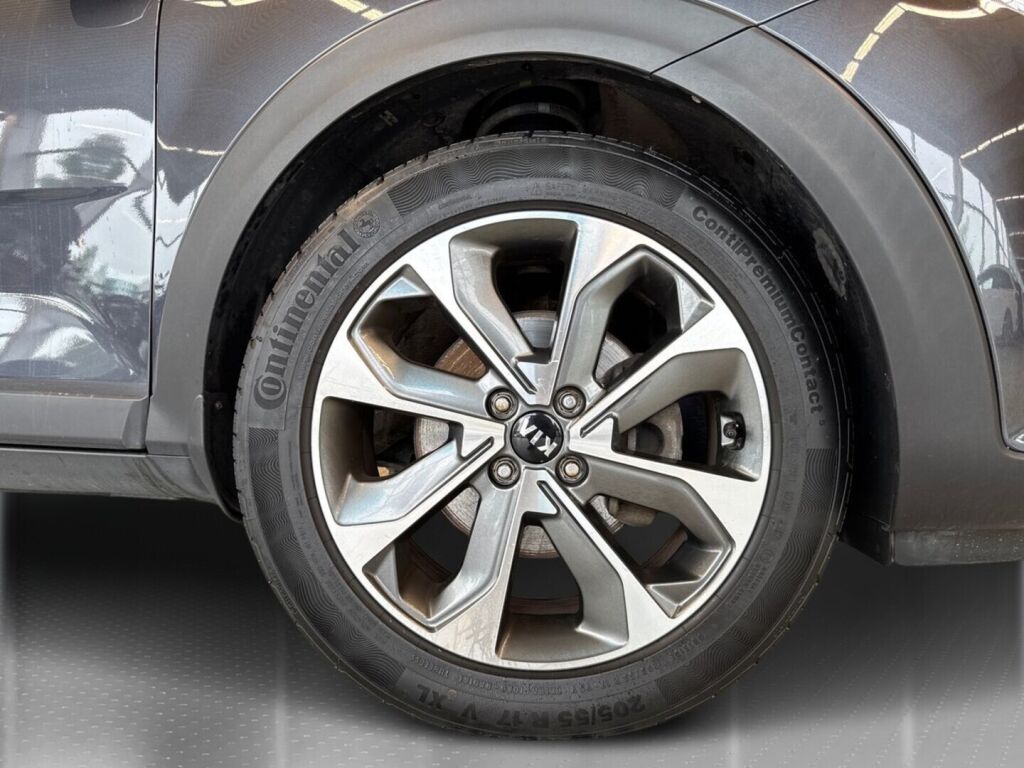 Kia Stonic 2018 Metallinhohto Harmaa