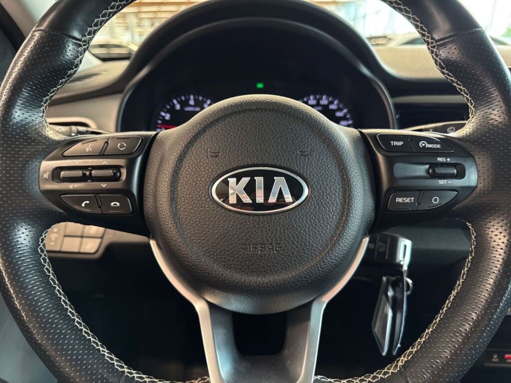 Kia Stonic 2018 Metallinhohto Harmaa