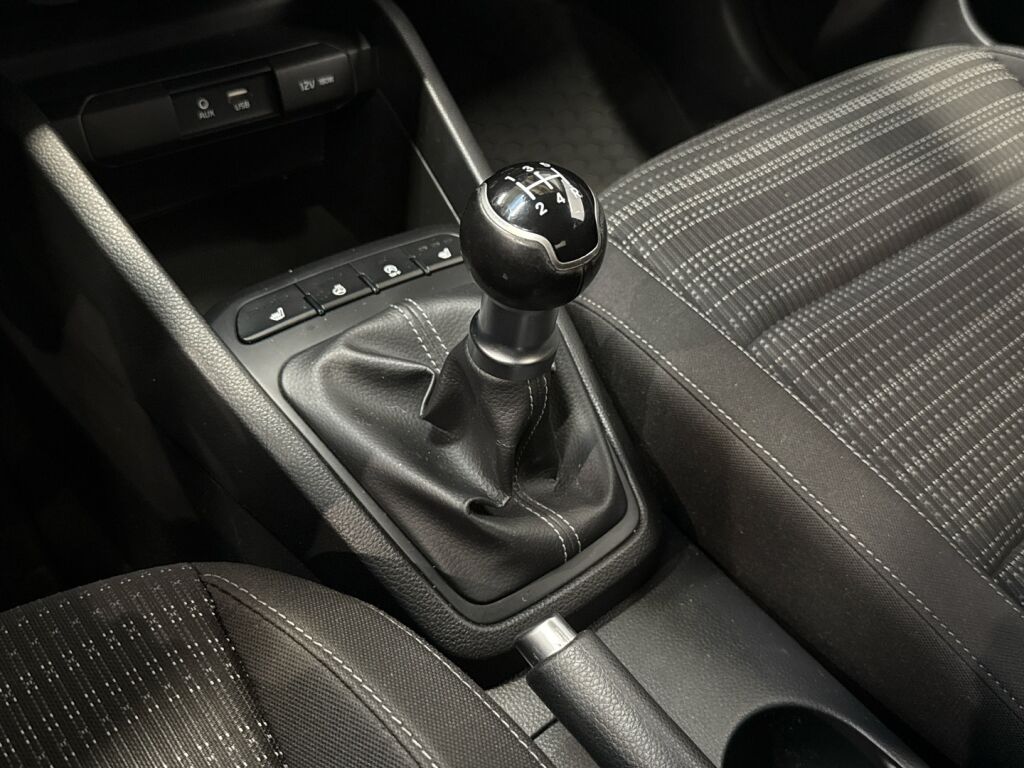 Kia Stonic 2018 Valkoinen