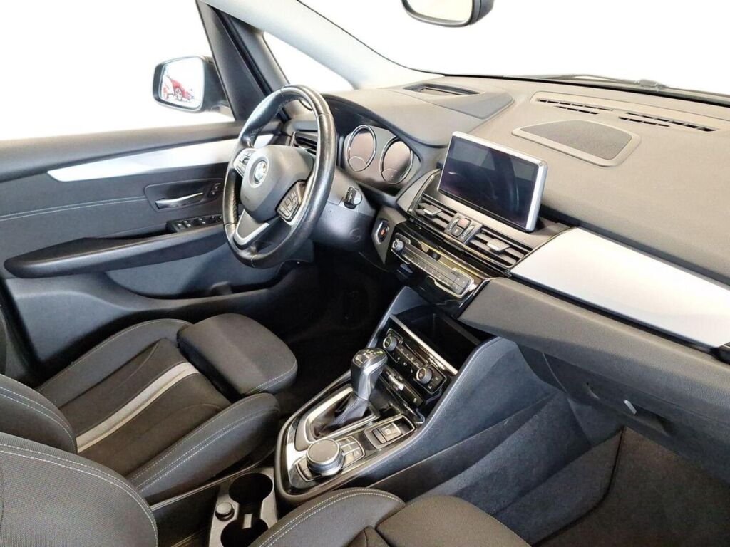 BMW 225 2018 Musta