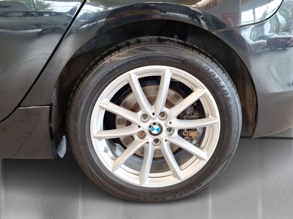 BMW 225 2018 Musta
