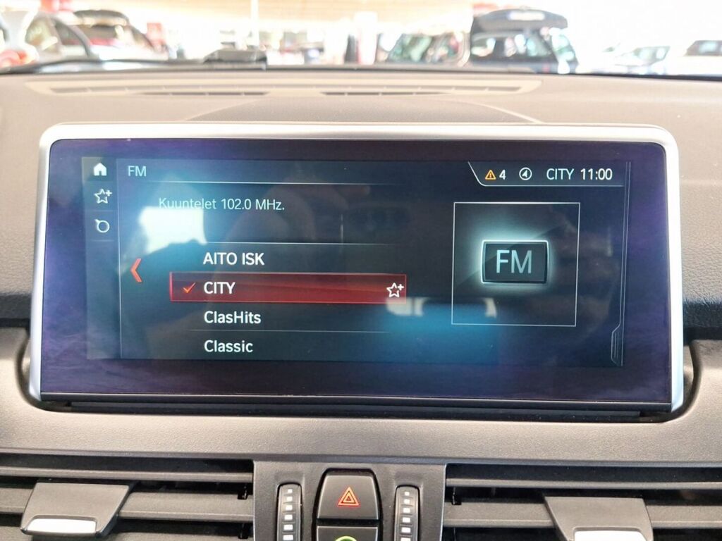BMW 225 2018 Musta