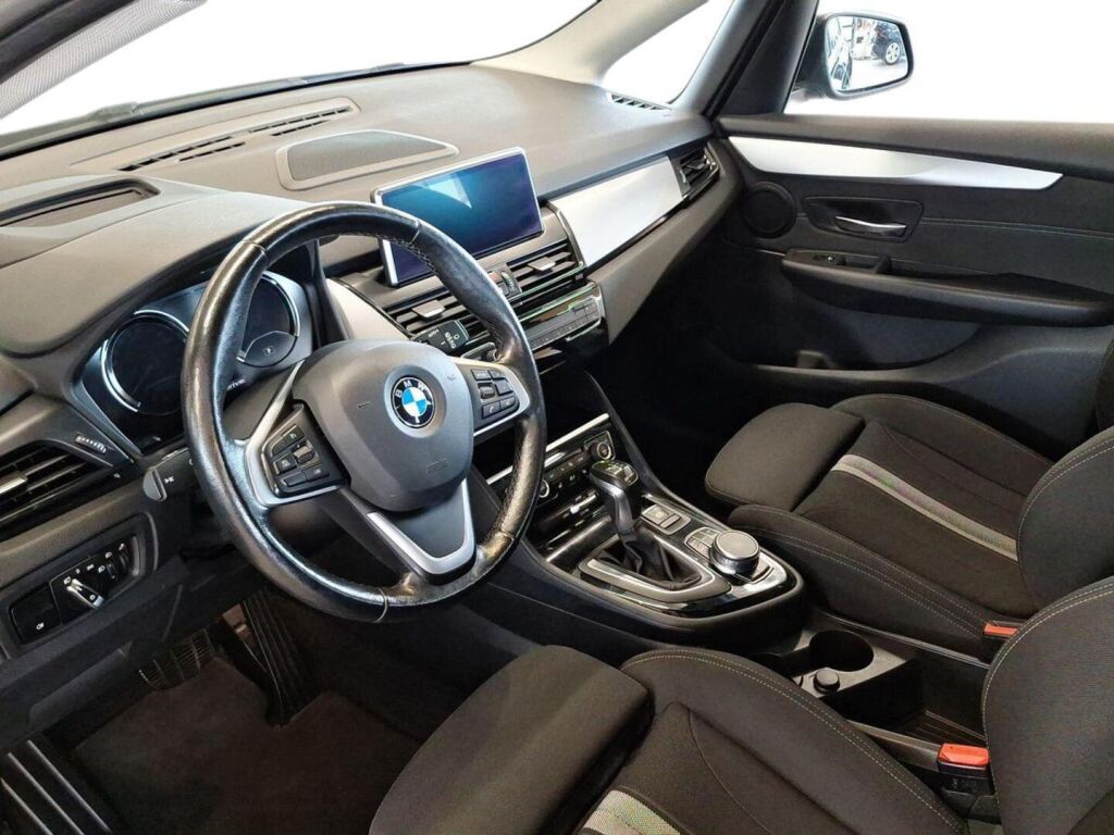 BMW 225 2018 Musta