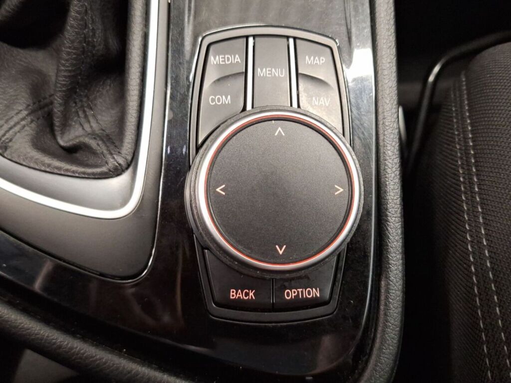 BMW 225 2018 Musta