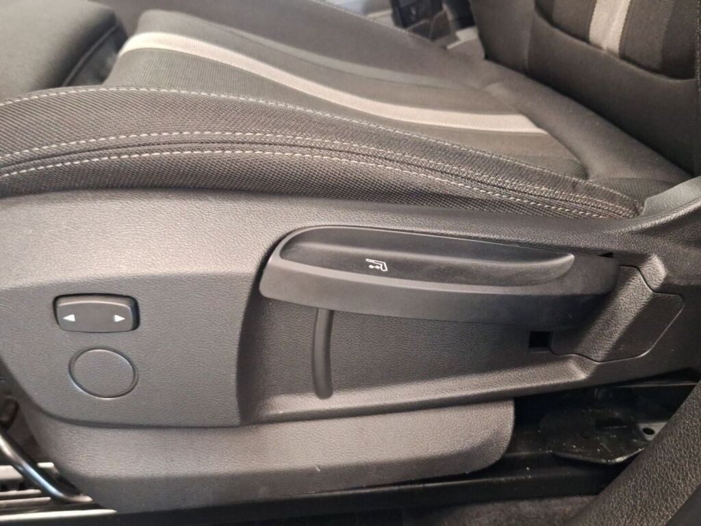 BMW 225 2018 Musta