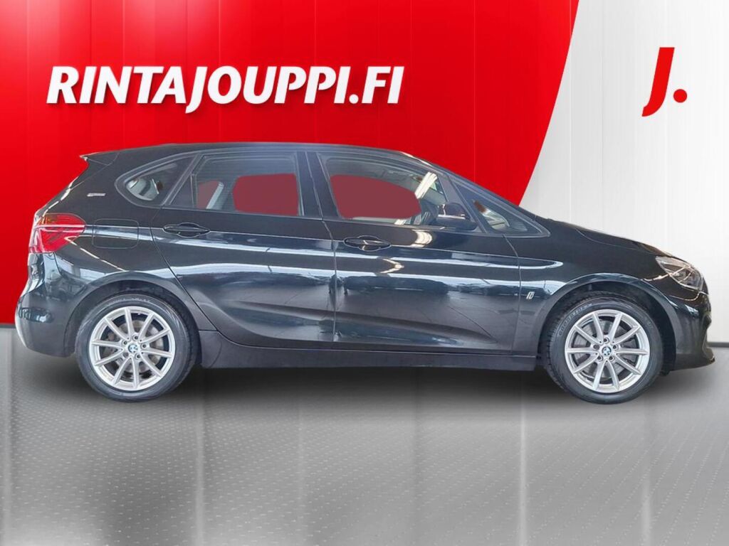 BMW 225 2018 Musta