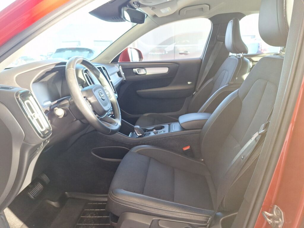 Volvo XC40 2019 Punainen