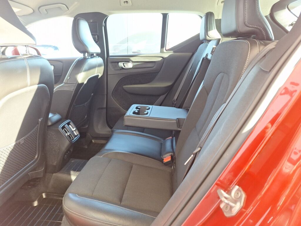 Volvo XC40 2019 Punainen