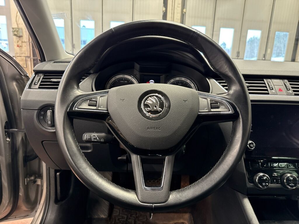 Skoda Octavia 2018 Ruskea (beige)