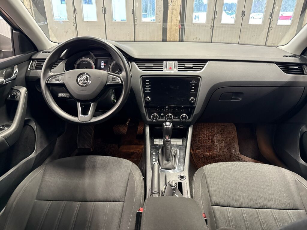 Skoda Octavia 2018 Ruskea (beige)