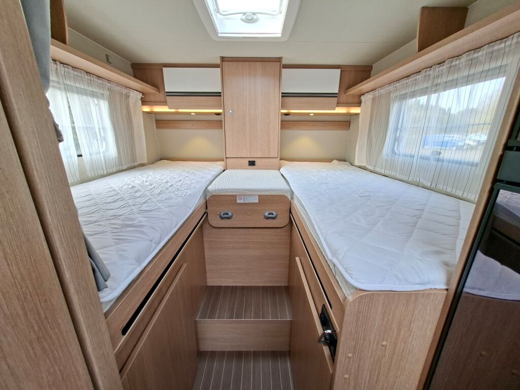 Sunlight T 67 2018 Harmaa