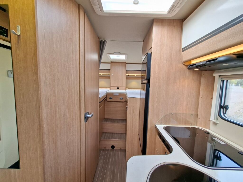 Sunlight T 67 2018 Harmaa