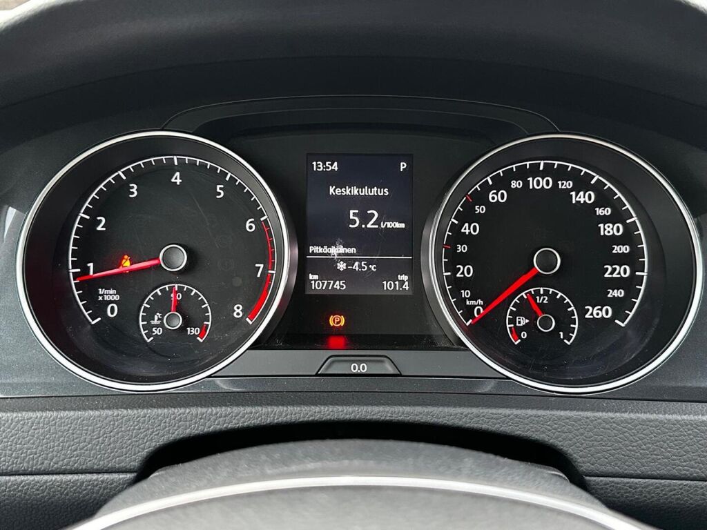 Volkswagen Golf 2018 Musta