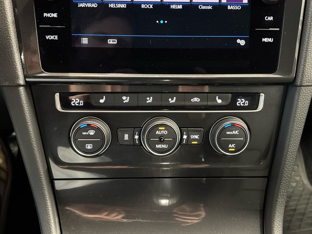 Volkswagen Golf 2018 Musta