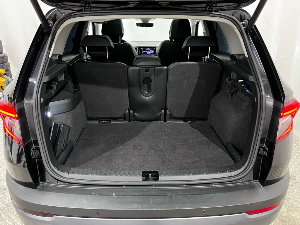 Skoda Karoq 2018 Musta