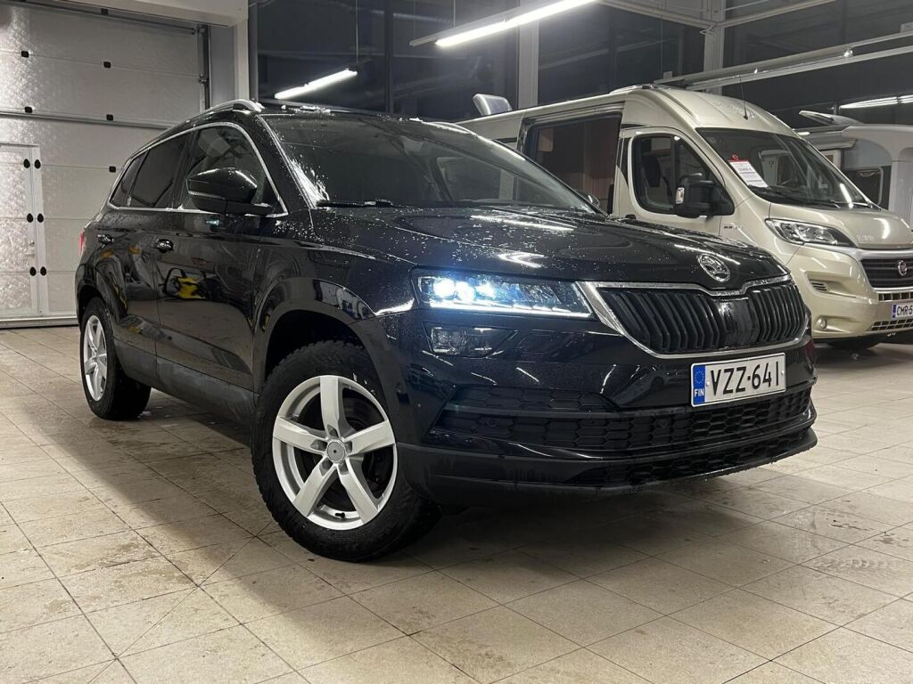 Skoda Karoq 2018 Musta
