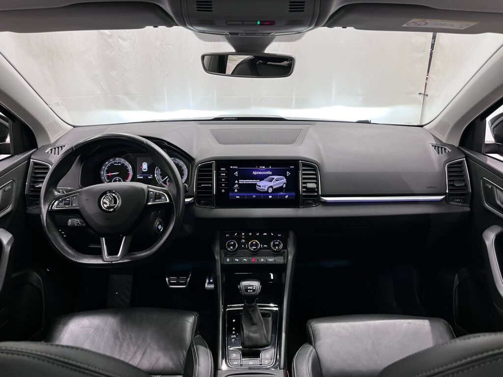 Skoda Karoq 2018 Musta