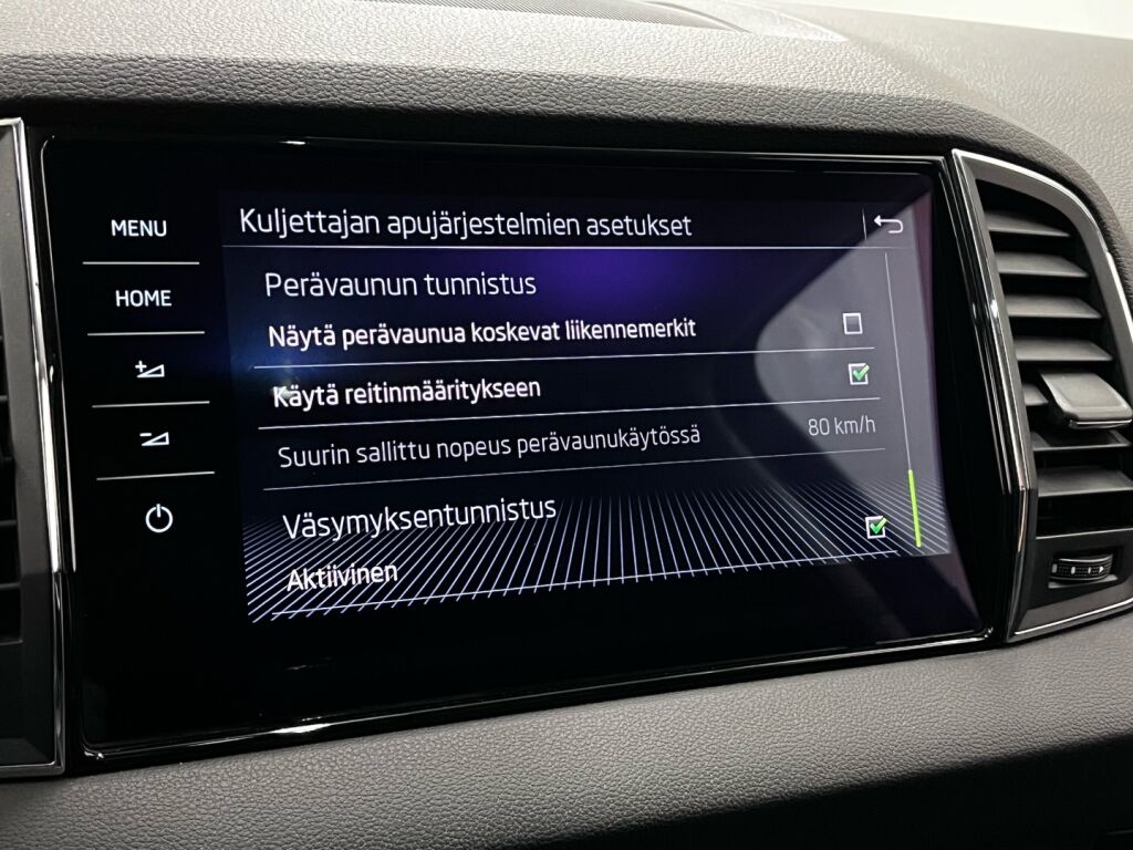 Skoda Karoq 2018 Musta