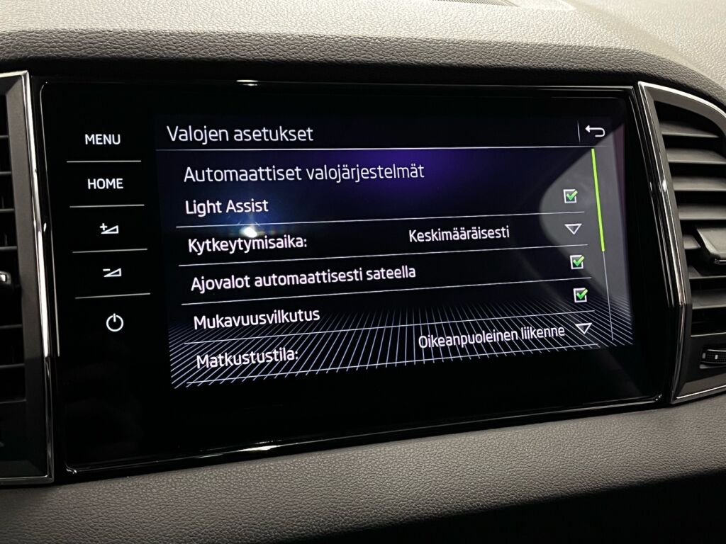 Skoda Karoq 2018 Musta