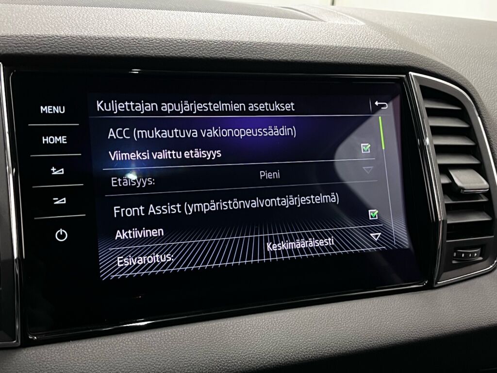 Skoda Karoq 2018 Musta